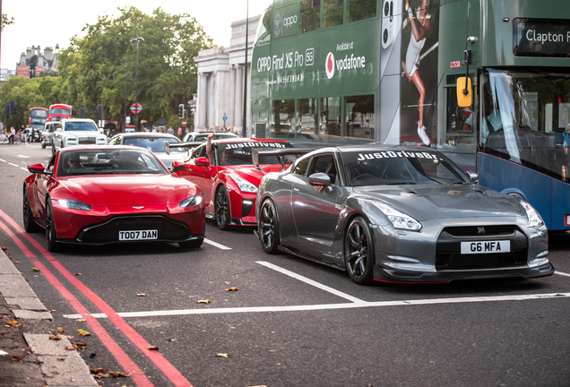 Aston Martin V8 Vantage 2018