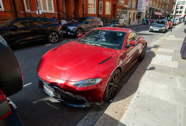 Aston Martin V8 Vantage 2018