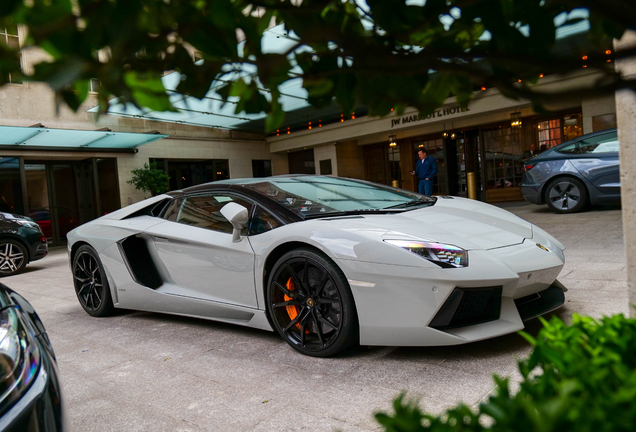 Lamborghini Aventador LP700-4 Roadster