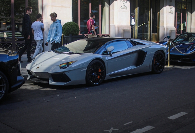 Lamborghini Aventador LP700-4 Roadster