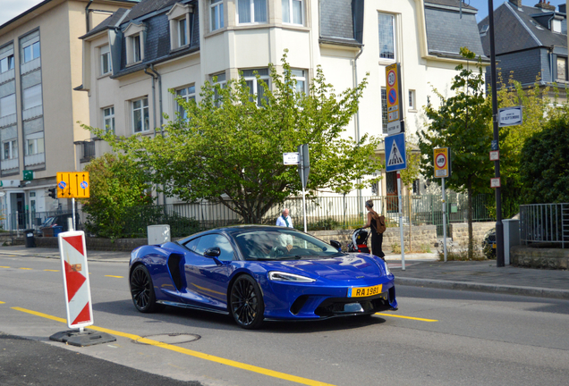 McLaren GT