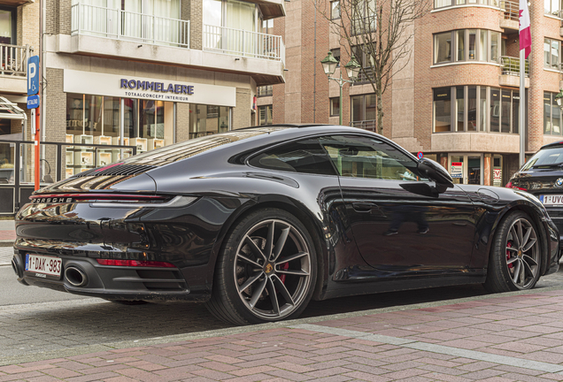 Porsche 992 Carrera 4S