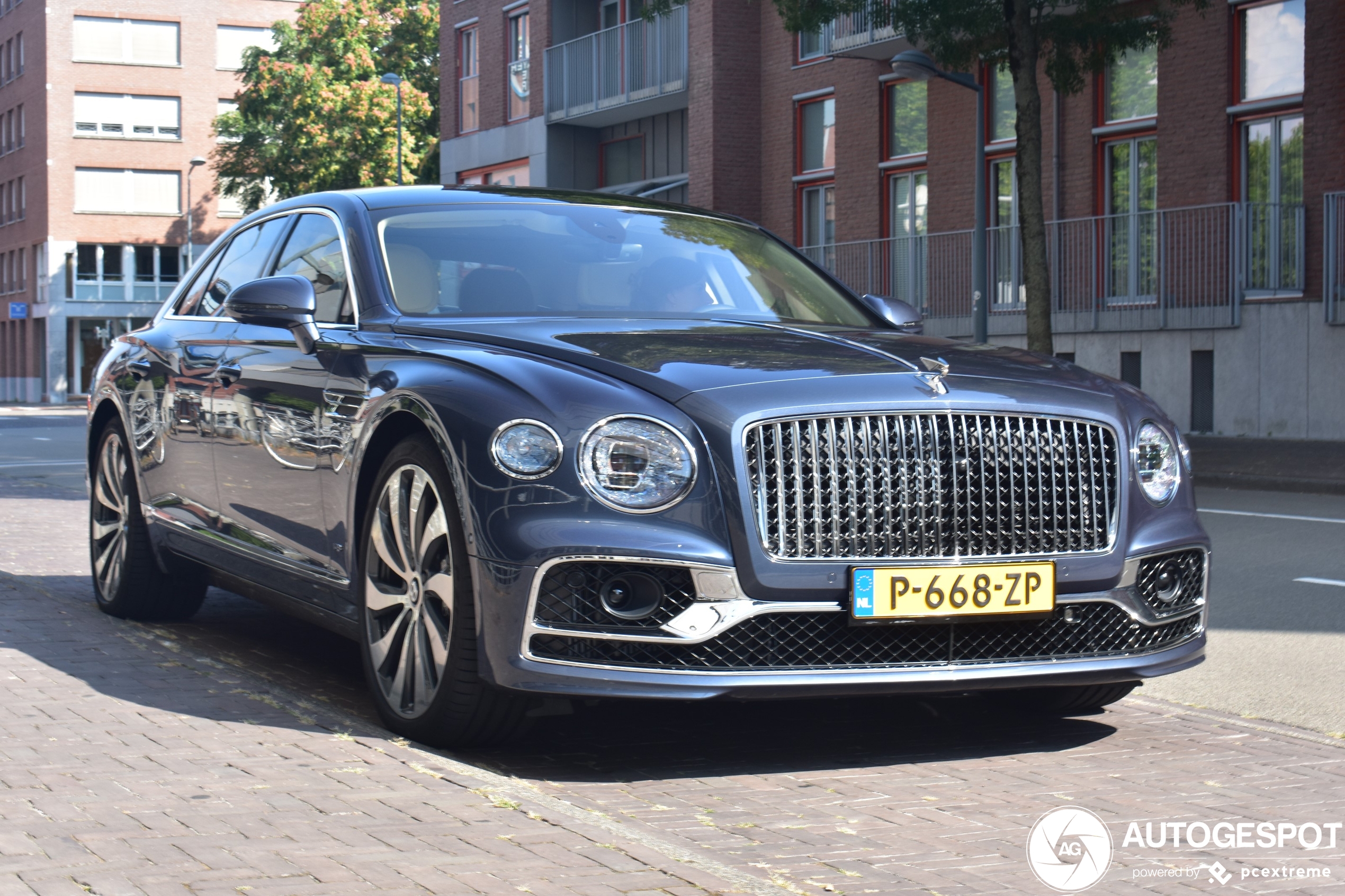 Bentley Flying Spur V8 2021