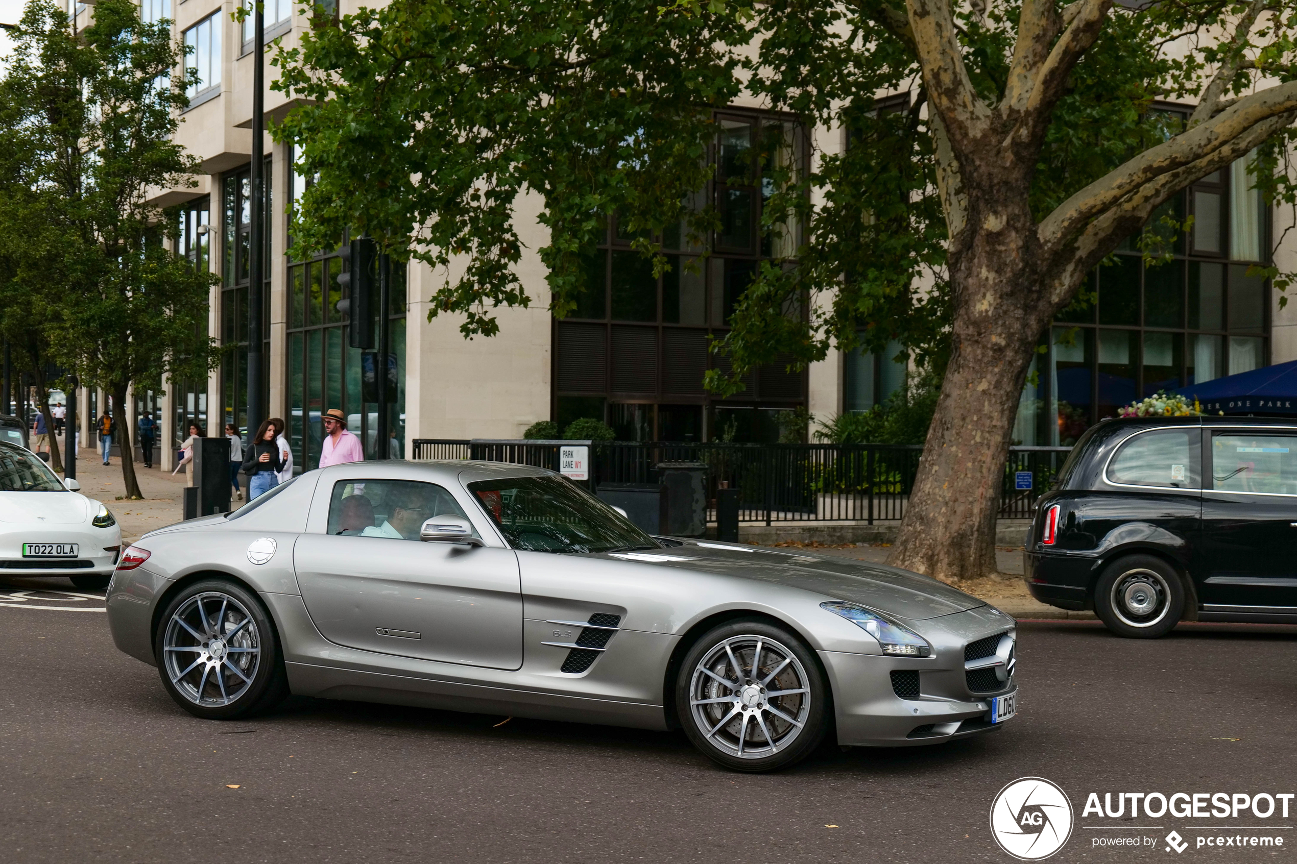 Mercedes-Benz SLS AMG