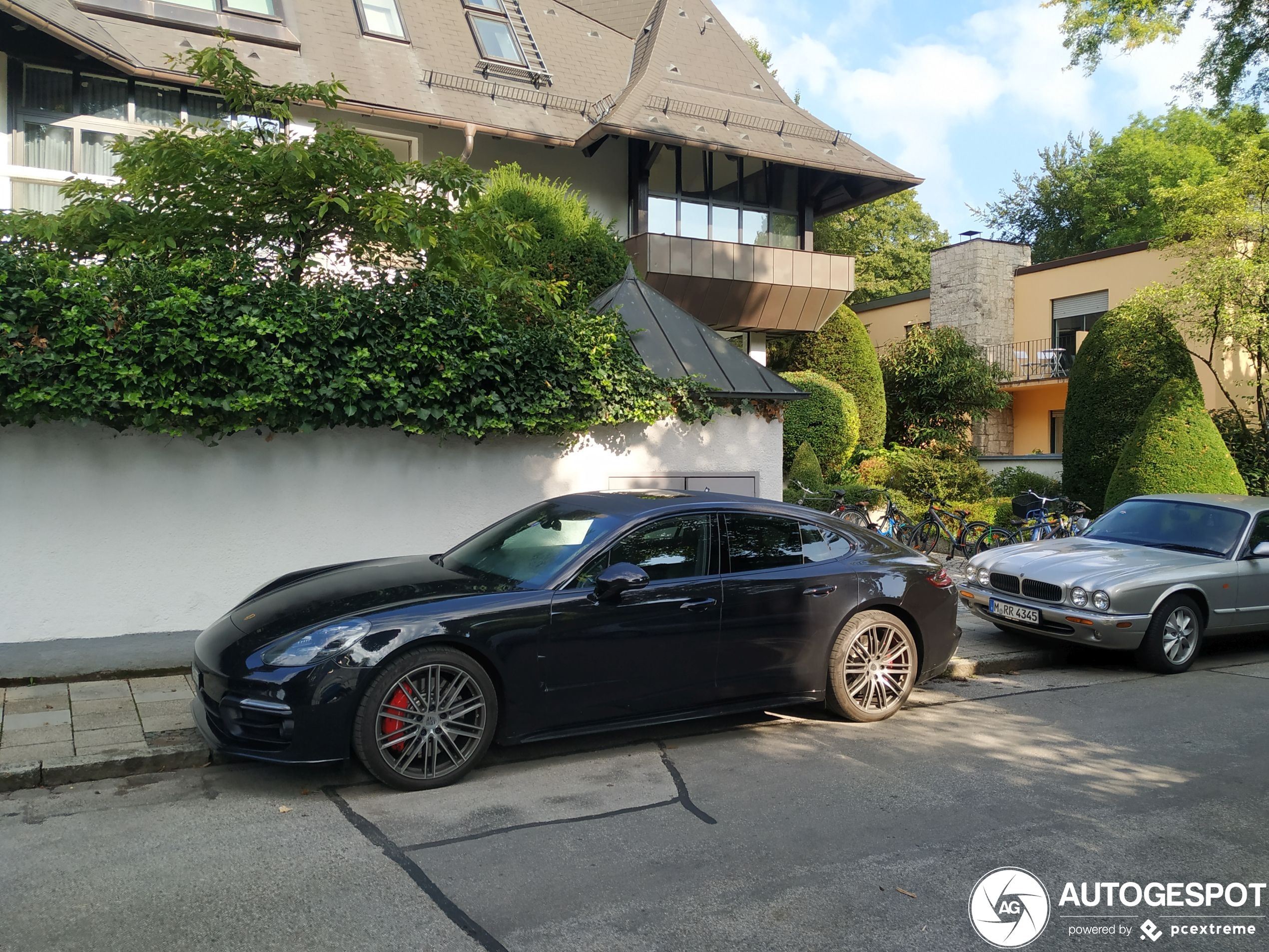 Porsche 971 Panamera Turbo