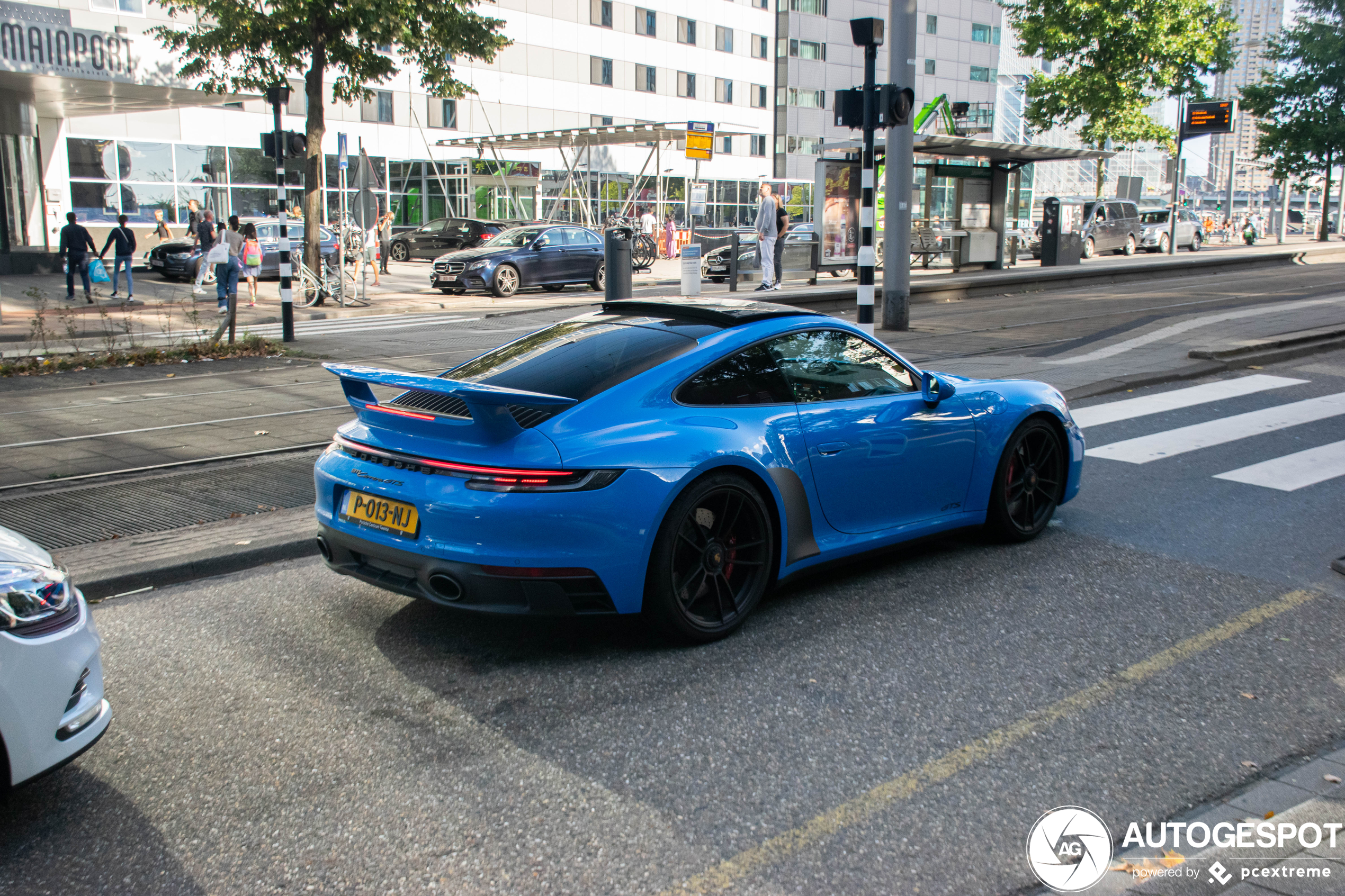 Porsche 992 Carrera GTS