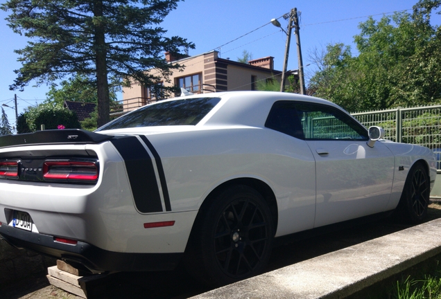 Dodge Challenger SRT-8 392