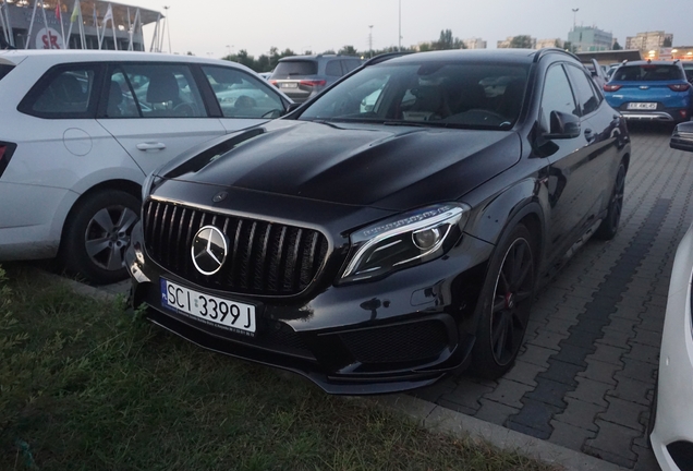 Mercedes-Benz GLA 45 AMG X156