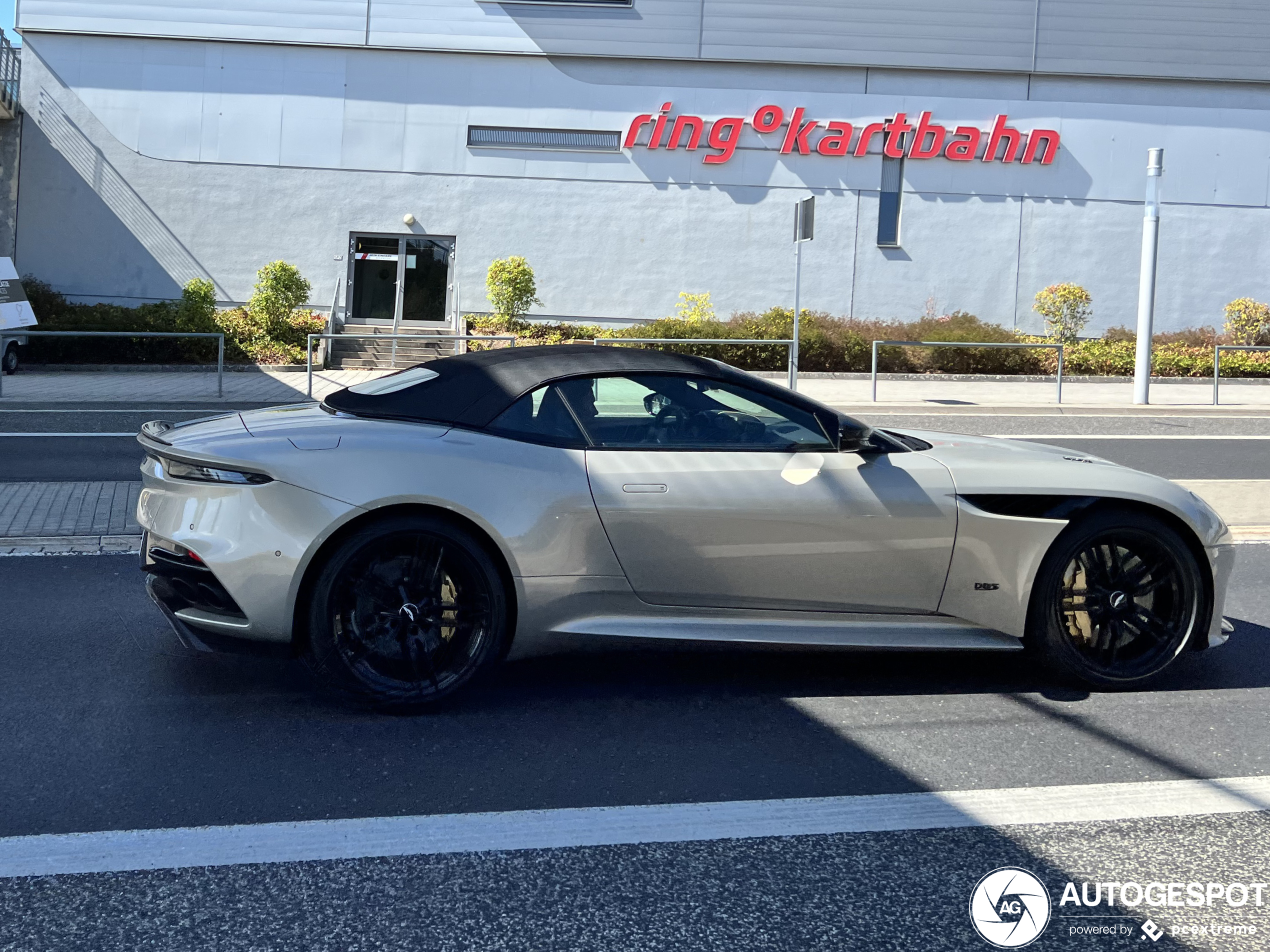 Aston Martin DBS Superleggera Volante