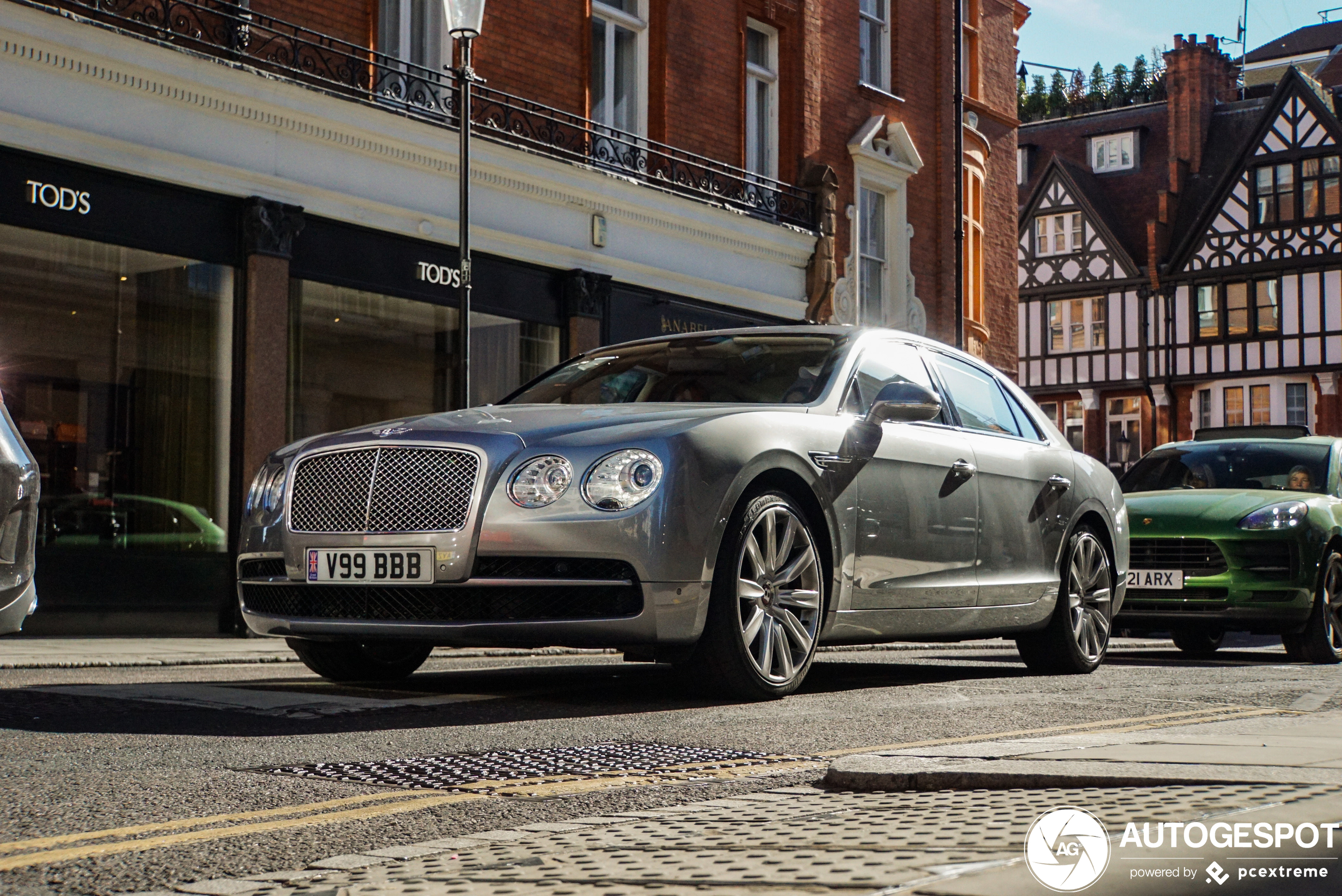 Bentley Flying Spur V8