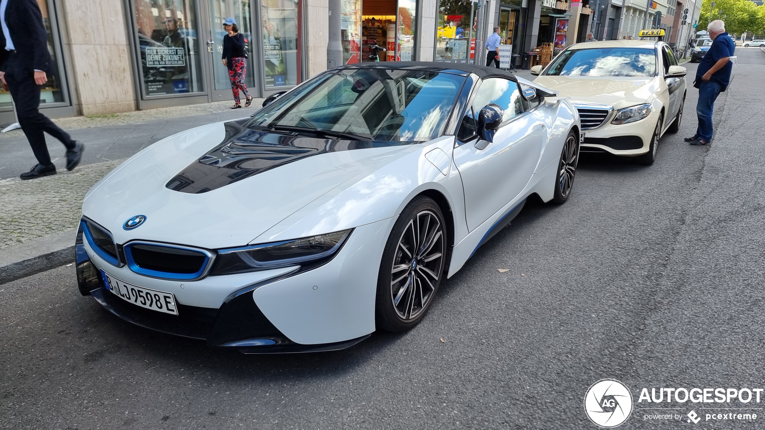 BMW i8 Roadster