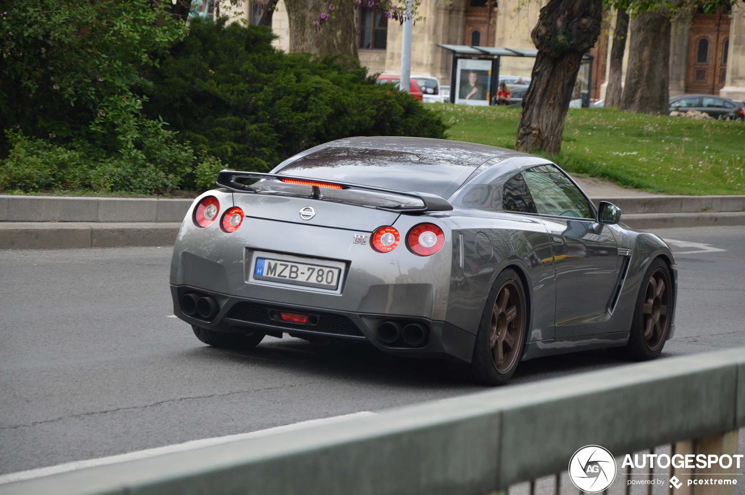 Nissan GT-R