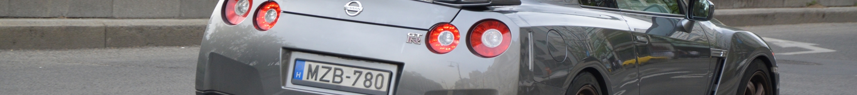 Nissan GT-R