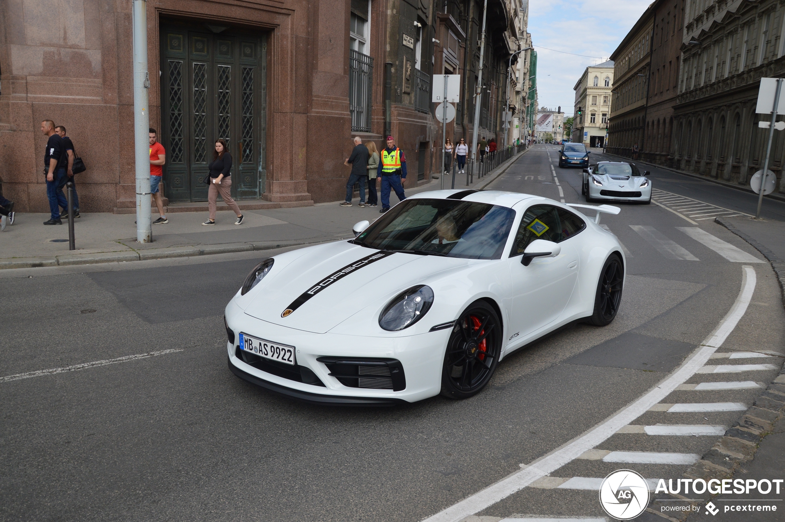 Porsche 992 Carrera 4 GTS