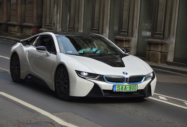 BMW i8