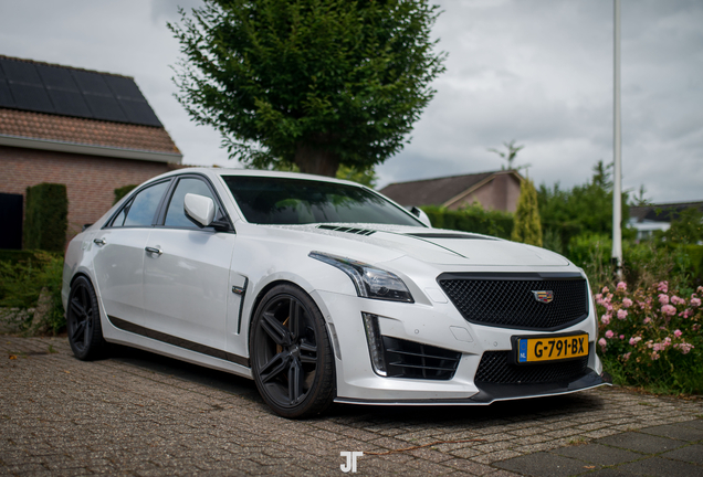 Cadillac CTS-V 2015