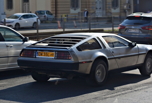 DeLorean DMC-12