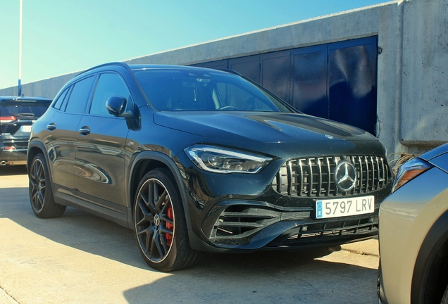 Mercedes-AMG GLA 45 S 4MATIC+ H247