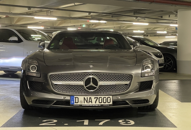 Mercedes-Benz SLS AMG