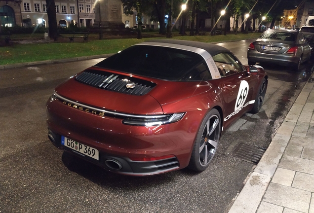 Porsche 992 Targa 4S Heritage Design Edition