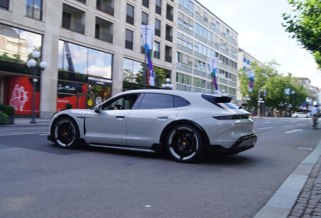 Porsche Taycan Turbo Cross Turismo