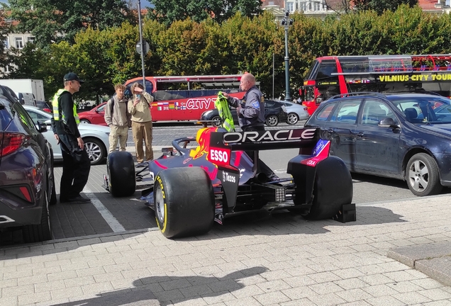 Red Bull Racing RB13