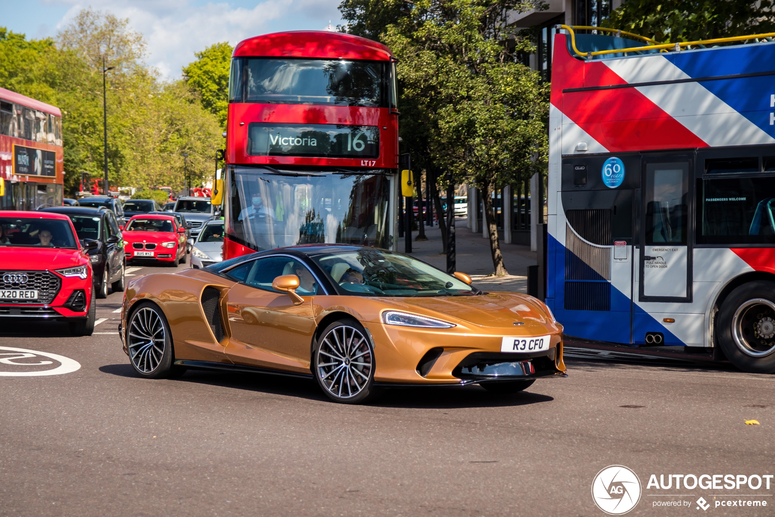 McLaren GT