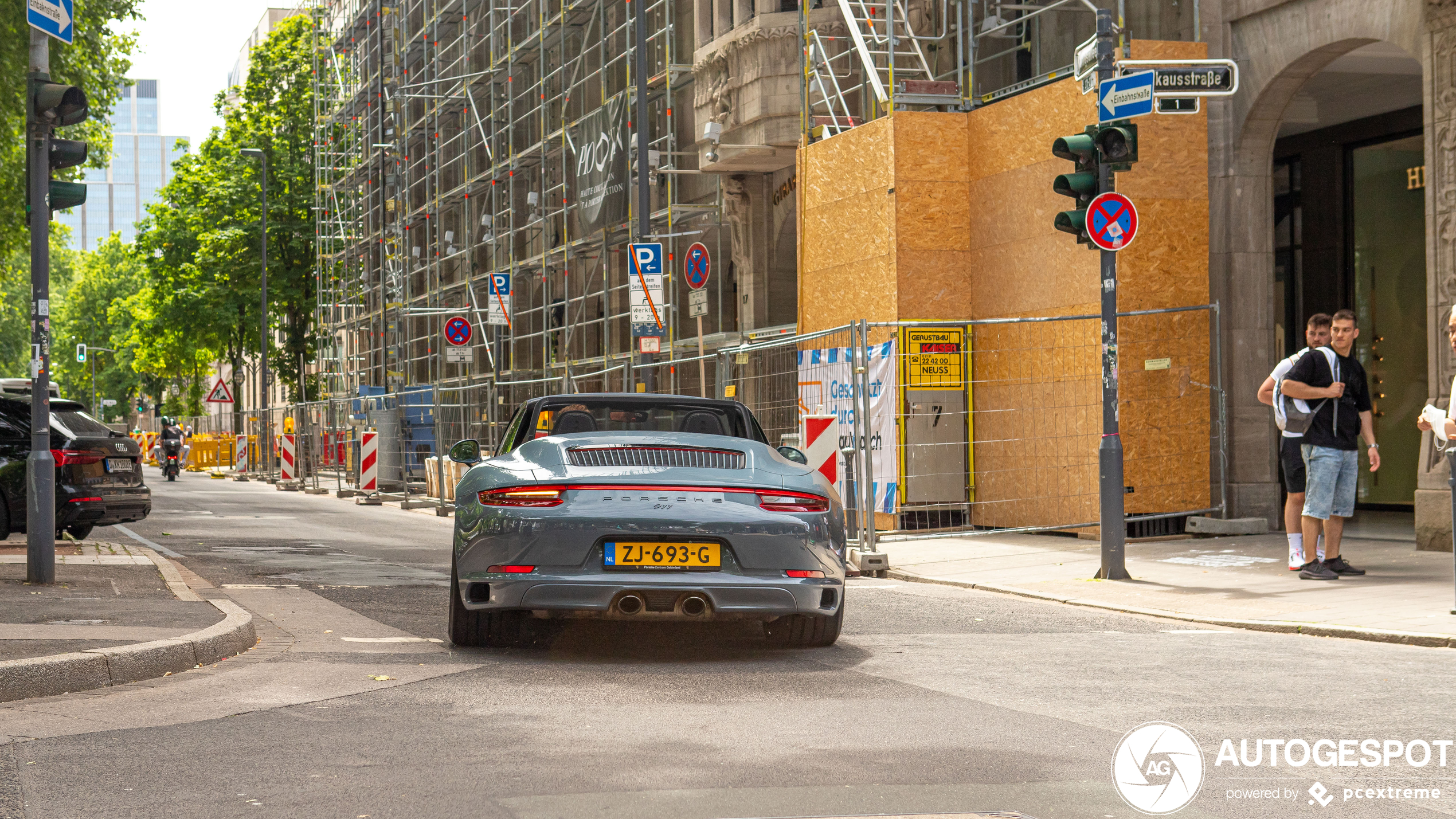 Porsche 991 Carrera 4 GTS Cabriolet MkII