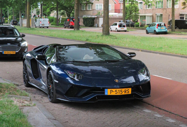 Lamborghini Aventador S LP740-4 Roadster