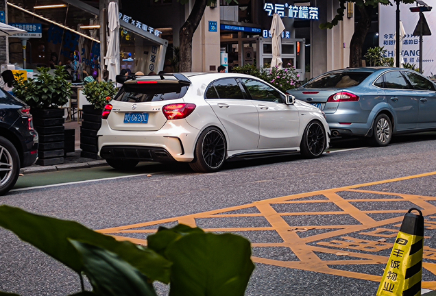 Mercedes-AMG A 45 W176 2015