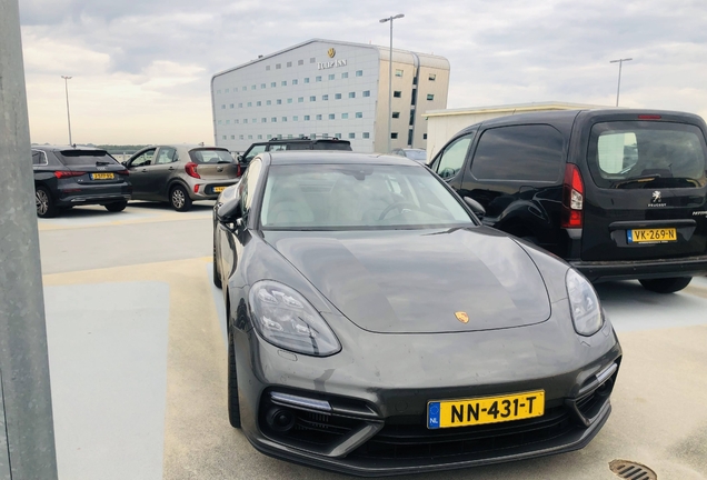 Porsche 971 Panamera Turbo