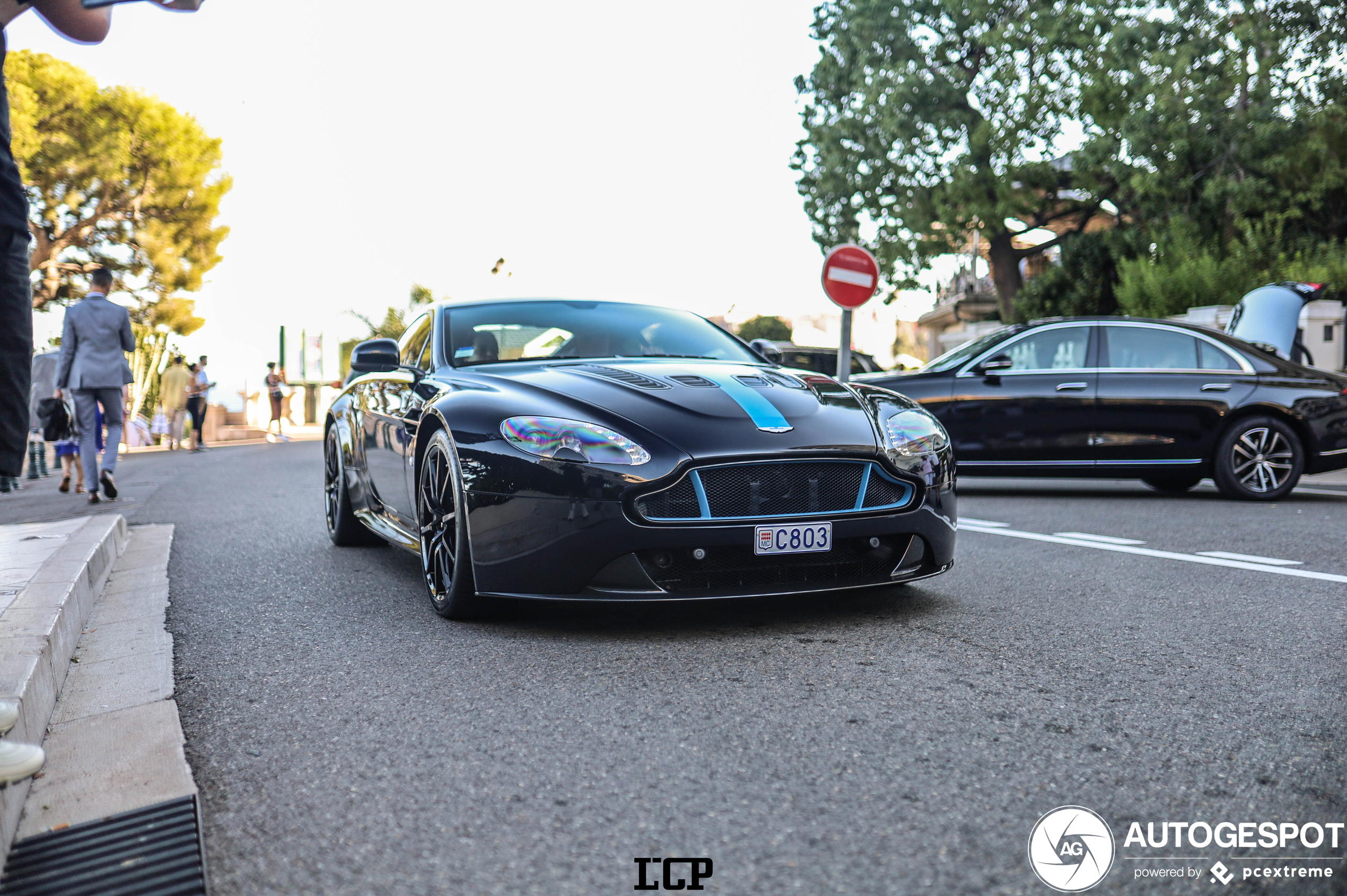 Aston Martin V12 Vantage S