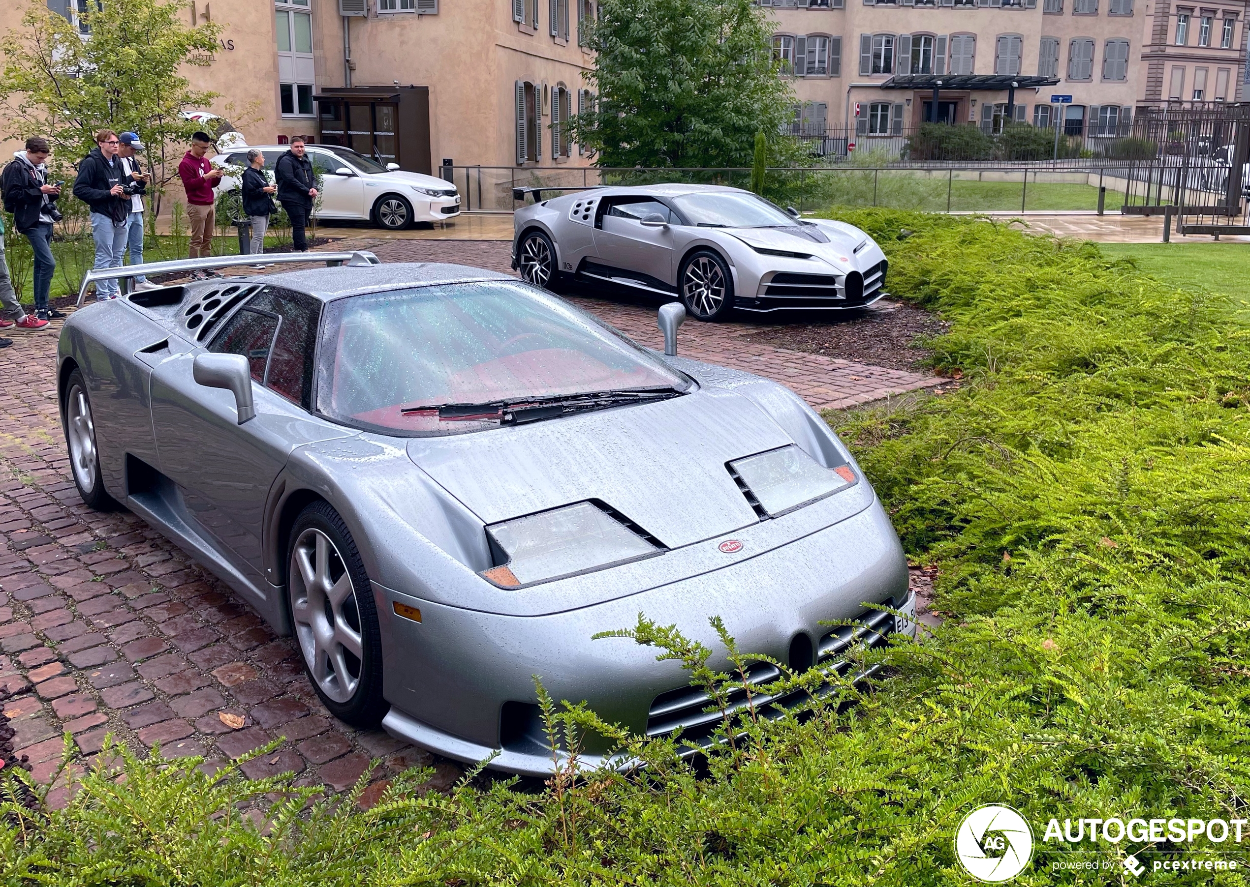 Bugatti Dauer EB110 SS met en zonder goed gezelschap gespot