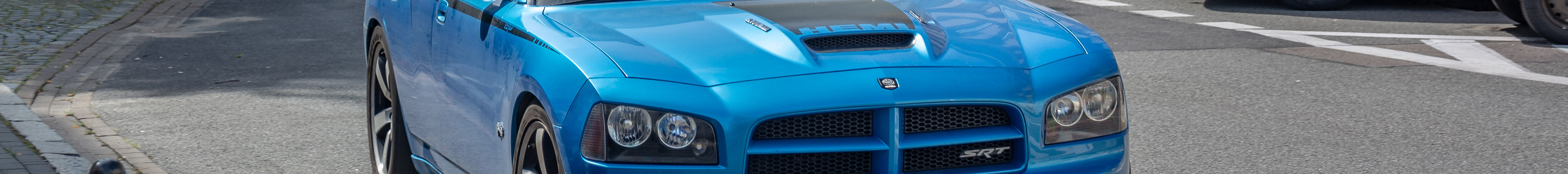 Dodge Charger SRT-8 Super Bee