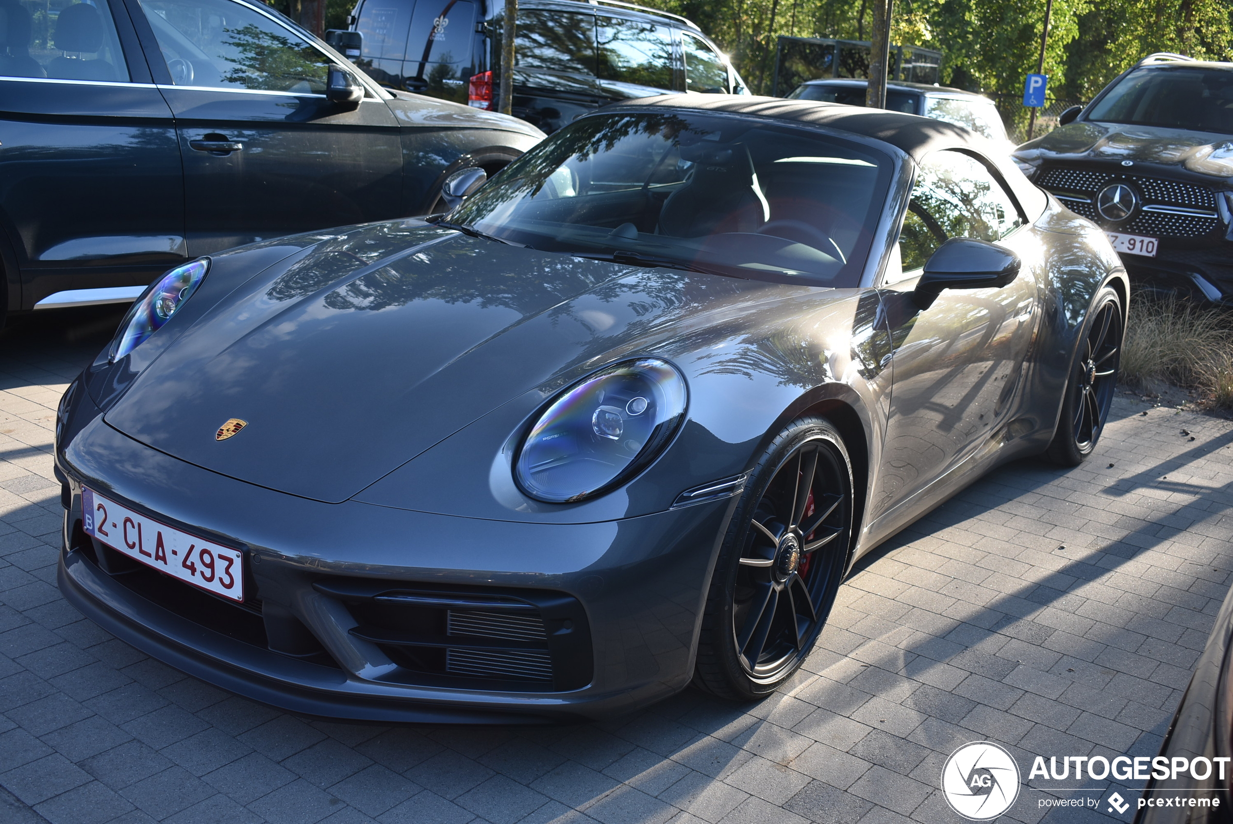 Porsche 992 Carrera 4 GTS Cabriolet