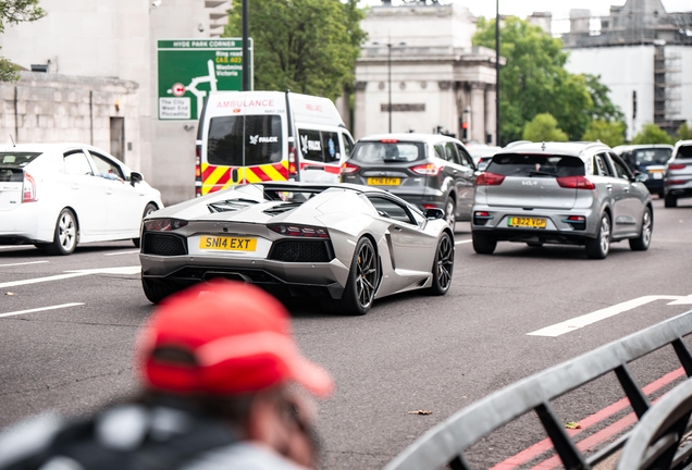 Lamborghini Aventador LP700-4 Roadster