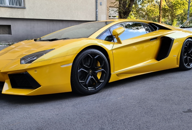 Lamborghini Aventador LP700-4