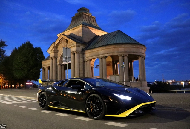 Lamborghini Huracán LP640-2 STO