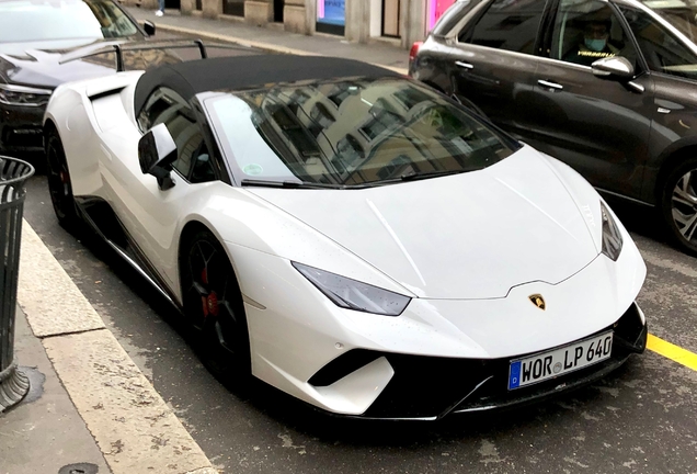 Lamborghini Huracán LP640-4 Performante Spyder