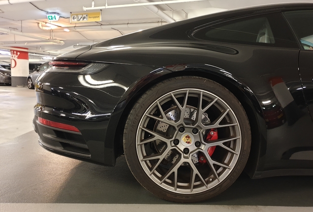 Porsche 992 Carrera 4S