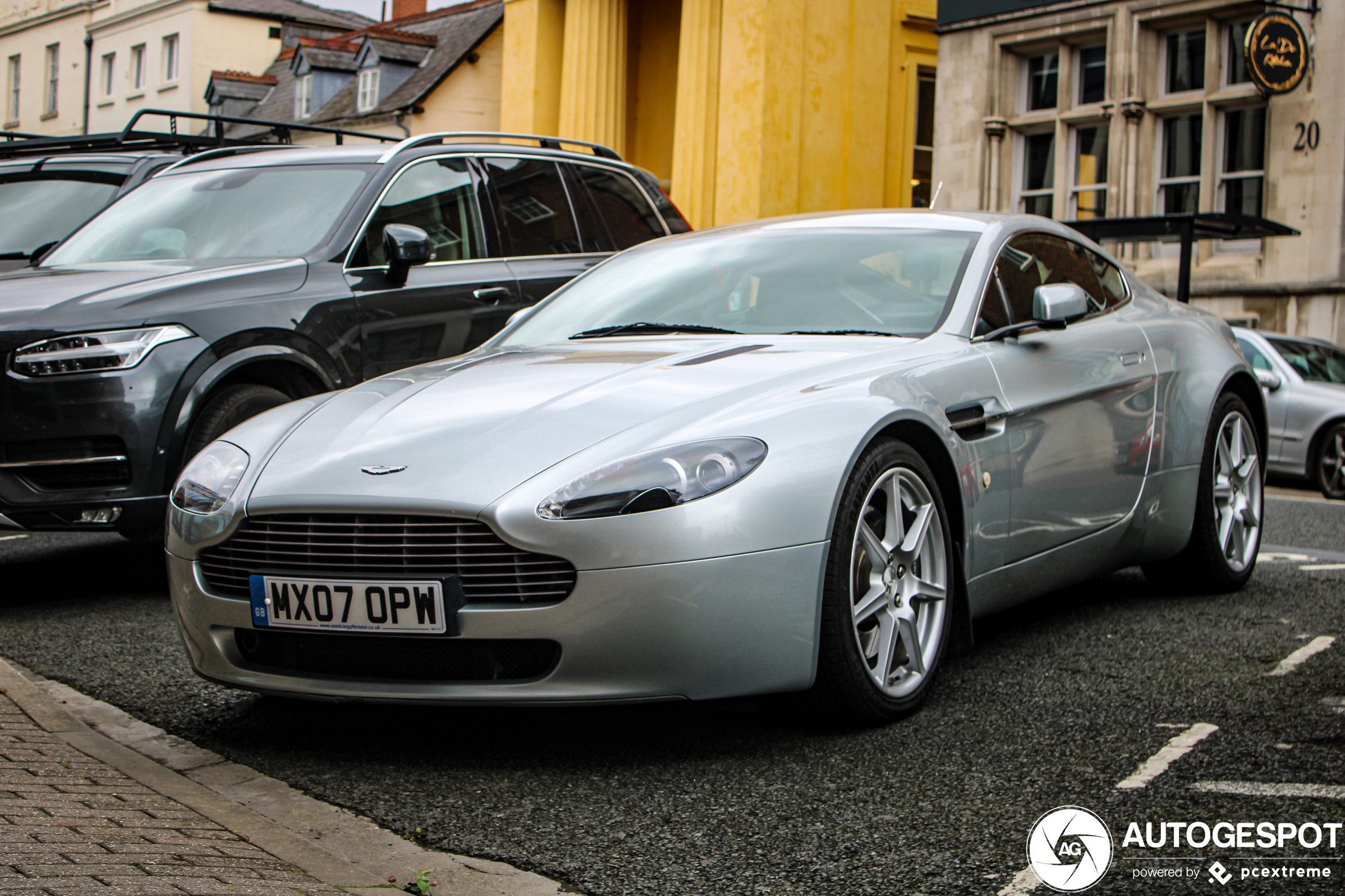 Aston Martin V8 Vantage