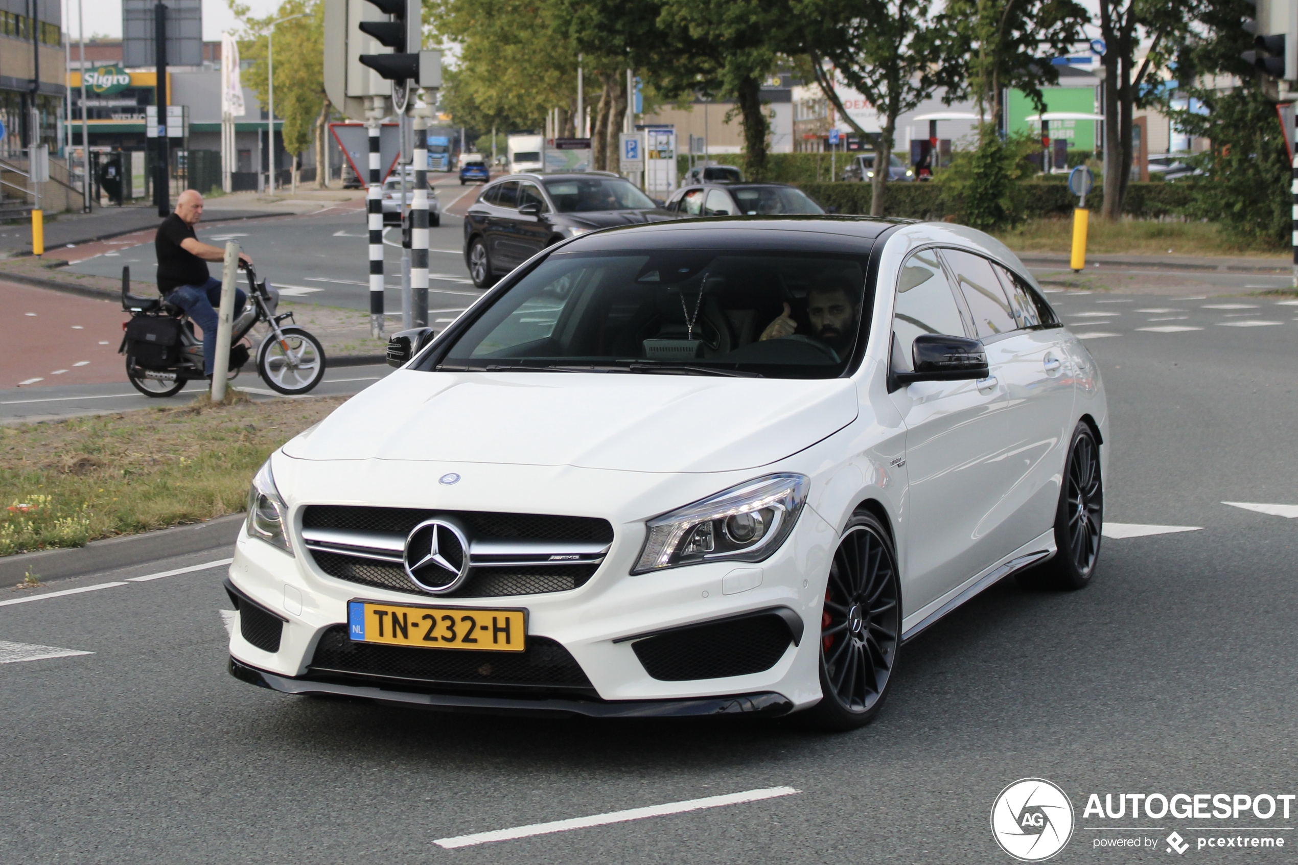 Mercedes-AMG CLA 45 Shooting Brake X117