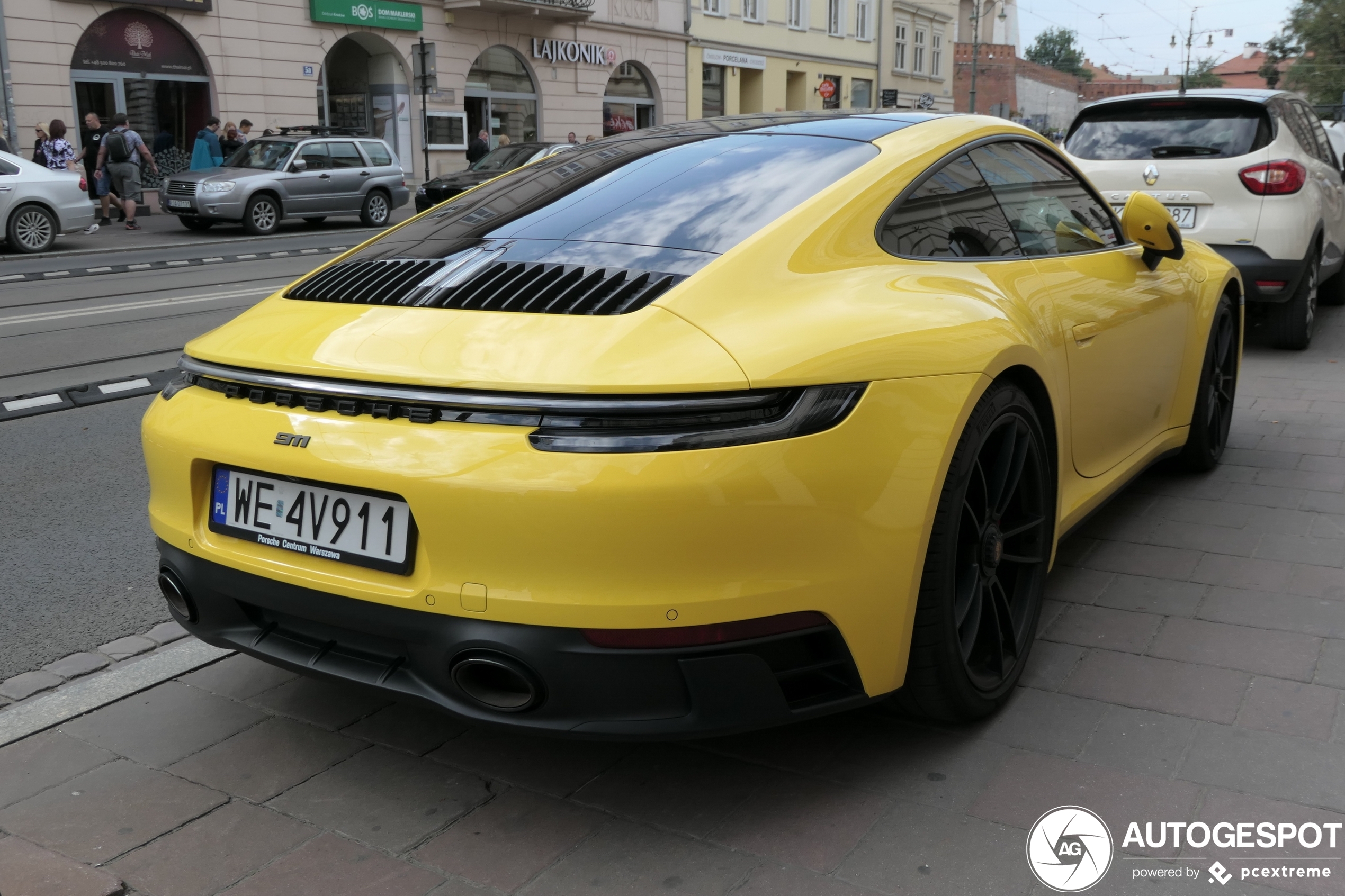 Porsche 992 Carrera 4 GTS