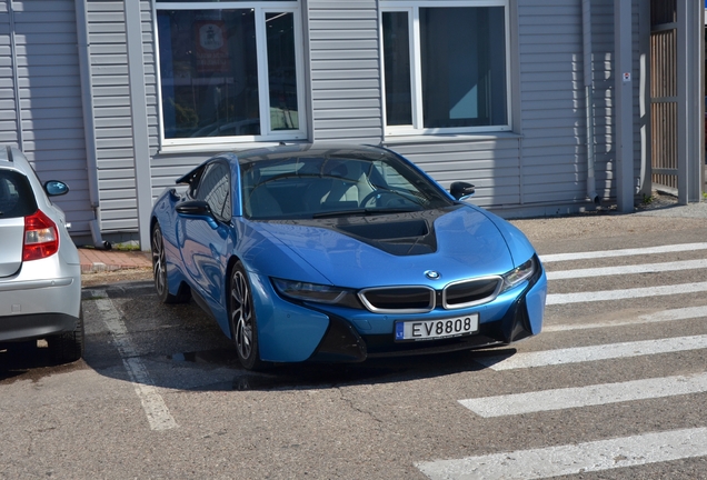 BMW i8