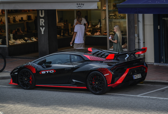 Lamborghini Huracán LP640-2 STO