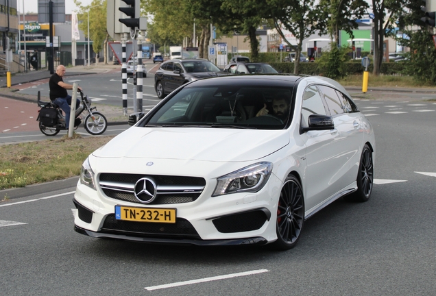 Mercedes-AMG CLA 45 Shooting Brake X117