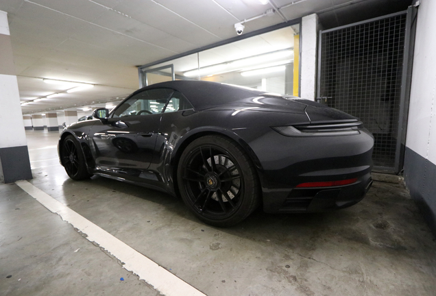 Porsche 992 Carrera 4 GTS Cabriolet