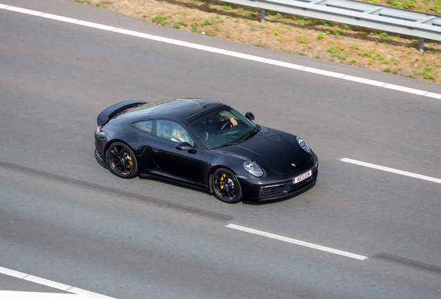 Porsche 992 Carrera 4S