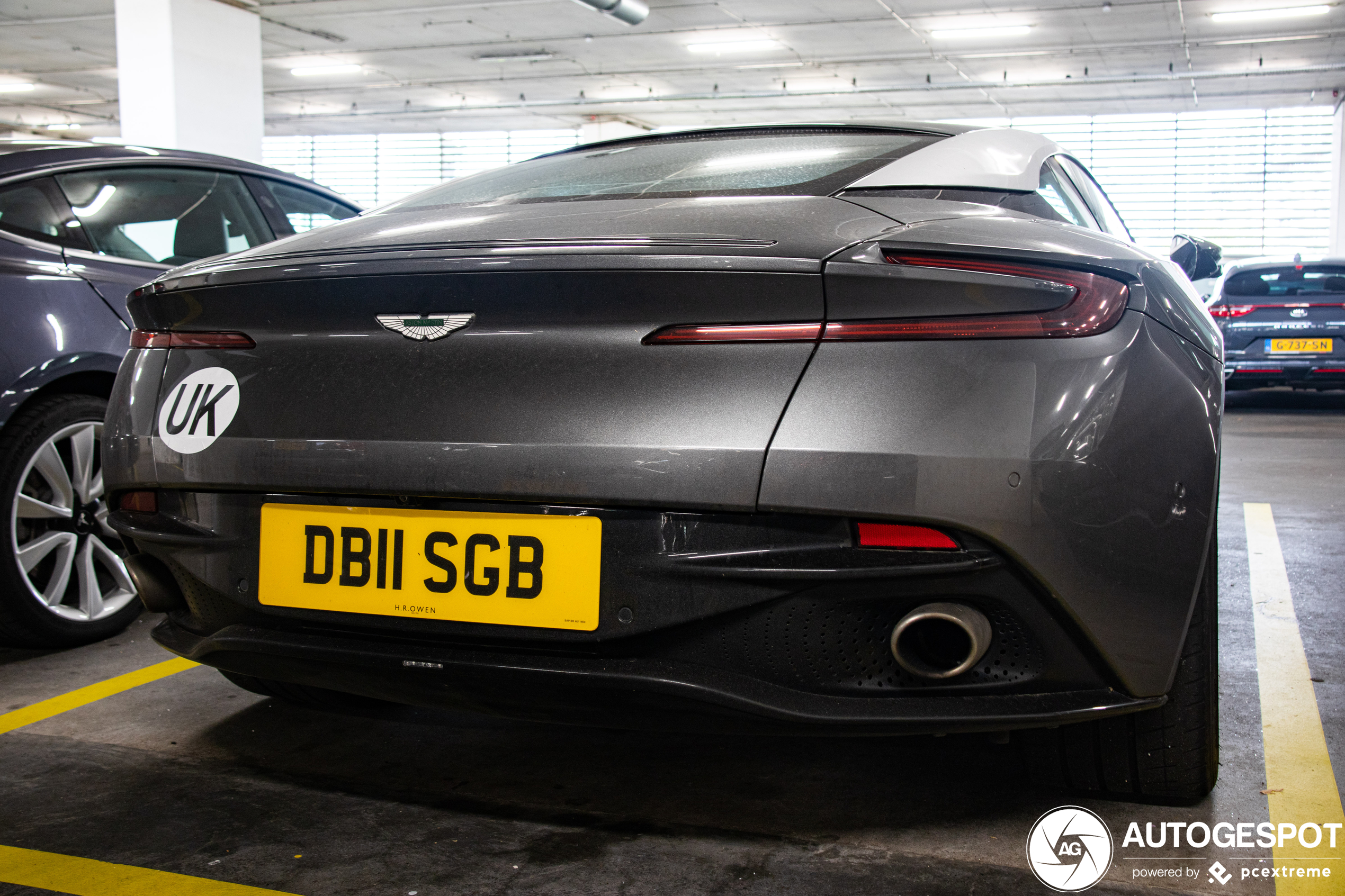 Aston Martin DB11