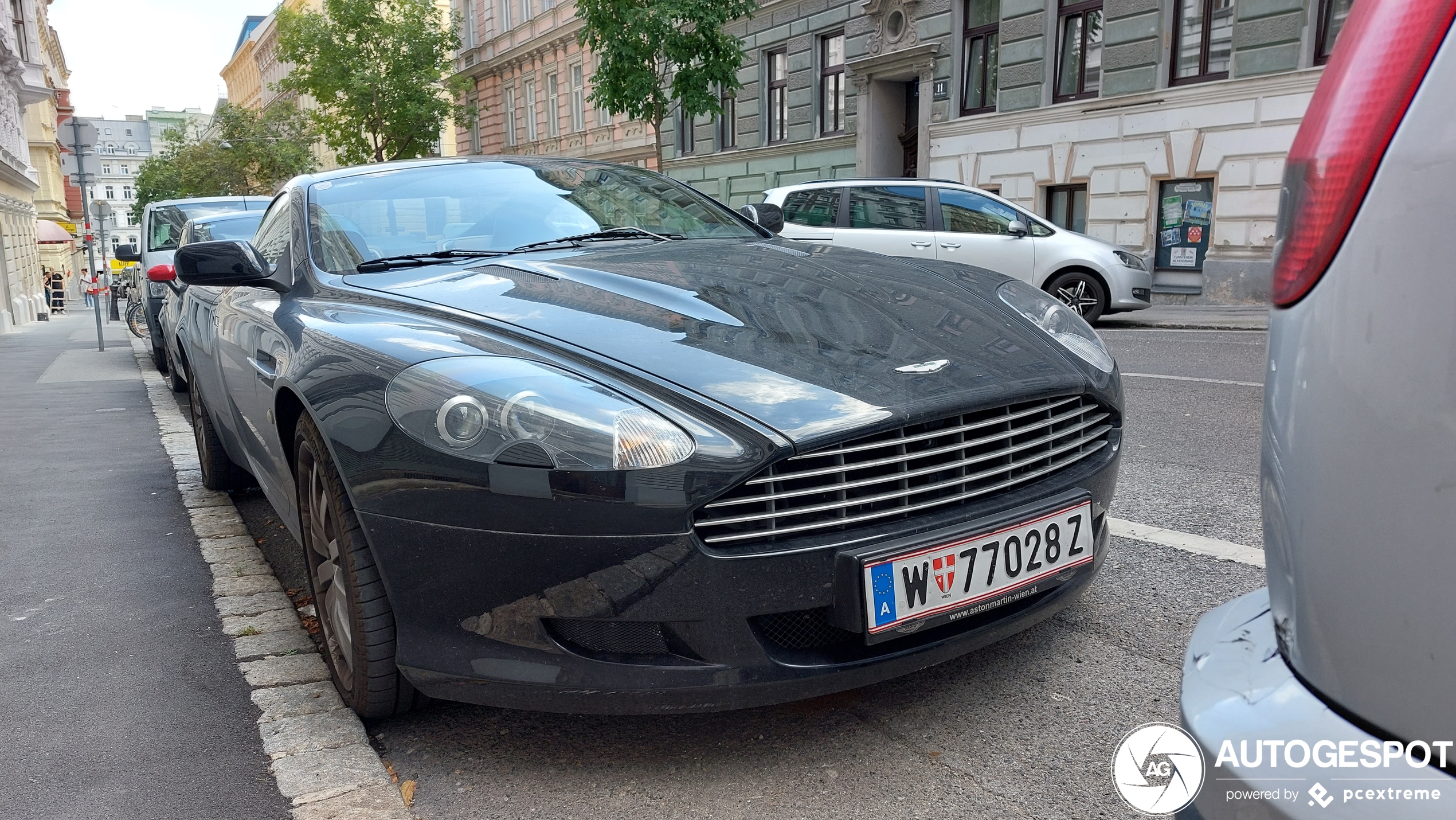 Aston Martin DB9